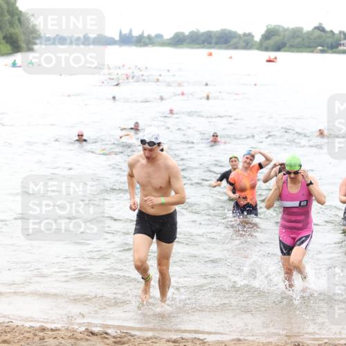 21.06.2026 - 29. Vierlanden-Triathlon Andreas Tolksdorf http://msf.ph/oto/9851182 21.06.2026 10:17:08 Schwimmen 386, 480, 488, 521, 530, 533, 574, 591, 602, 625 meine-sportfotos.de