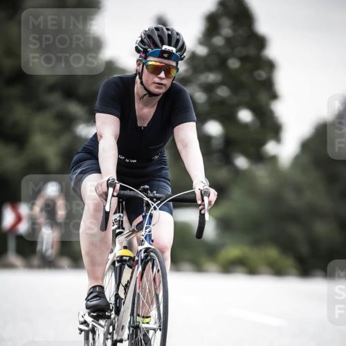 21.06.2026 - 29. Vierlanden-Triathlon H.Heesch http://msf.ph/oto/9851213 21.06.2026 10:28:33 Radfahren 51, 55, 61, 78, 99, 106, 197, 367, 387, 390, 511, 535, 561, 592, 606, 616 meine-sportfotos.de