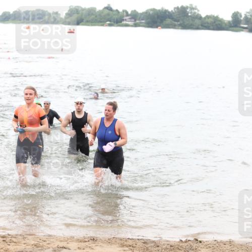 21.06.2026 - 29. Vierlanden-Triathlon Andreas Tolksdorf http://msf.ph/oto/9851216 21.06.2026 10:17:11 Schwimmen 386, 480, 488, 521, 530, 533, 574, 585, 591, 602, 625 meine-sportfotos.de