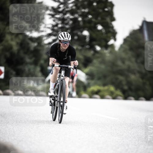 21.06.2026 - 29. Vierlanden-Triathlon H.Heesch http://msf.ph/oto/9851221 21.06.2026 10:28:36 Radfahren 99, 106, 367, 387, 390, 508, 511, 535, 561, 592, 616 meine-sportfotos.de