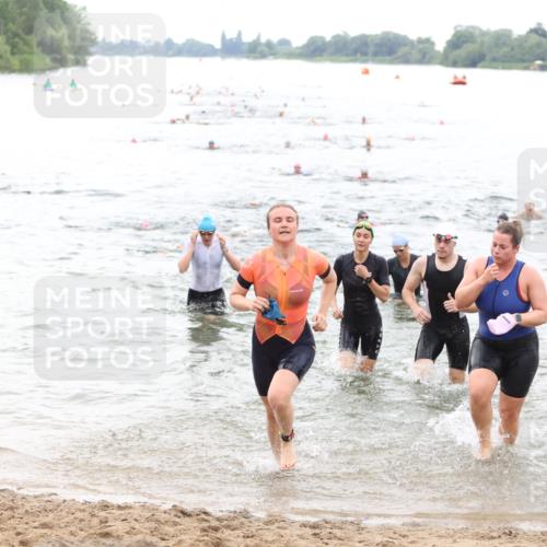 21.06.2026 - 29. Vierlanden-Triathlon Andreas Tolksdorf http://msf.ph/oto/9851225 21.06.2026 10:17:12 Schwimmen 386, 488, 521, 530, 533, 574, 585, 591, 602, 625 meine-sportfotos.de
