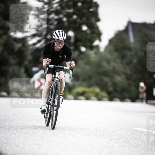 21.06.2026 - 29. Vierlanden-Triathlon H.Heesch http://msf.ph/oto/9851226 21.06.2026 10:28:36 Radfahren 99, 106, 367, 387, 390, 508, 511, 535, 561, 592, 616 meine-sportfotos.de