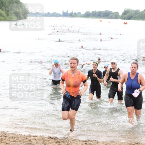 21.06.2026 - 29. Vierlanden-Triathlon Andreas Tolksdorf http://msf.ph/oto/9851238 21.06.2026 10:17:12 Schwimmen 386, 488, 521, 530, 533, 574, 585, 591, 602, 625 meine-sportfotos.de