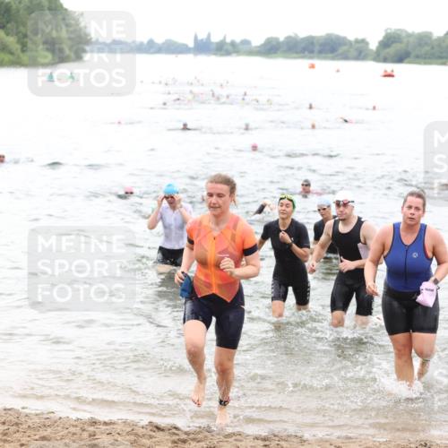 21.06.2026 - 29. Vierlanden-Triathlon Andreas Tolksdorf http://msf.ph/oto/9851242 21.06.2026 10:17:12 Schwimmen 386, 488, 521, 530, 533, 574, 585, 591, 602, 625 meine-sportfotos.de