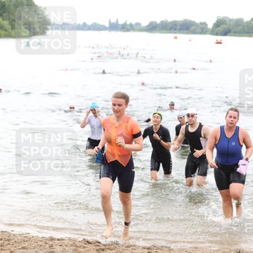 21.06.2026 - 29. Vierlanden-Triathlon Andreas Tolksdorf http://msf.ph/oto/9851246 21.06.2026 10:17:12 Schwimmen 386, 488, 521, 530, 533, 574, 585, 591, 602, 625 meine-sportfotos.de