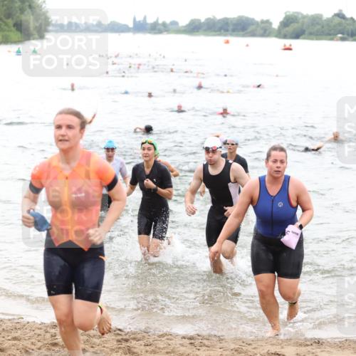 21.06.2026 - 29. Vierlanden-Triathlon Andreas Tolksdorf http://msf.ph/oto/9851259 21.06.2026 10:17:13 Schwimmen 386, 488, 521, 530, 533, 574, 585, 591, 599, 602, 625 meine-sportfotos.de
