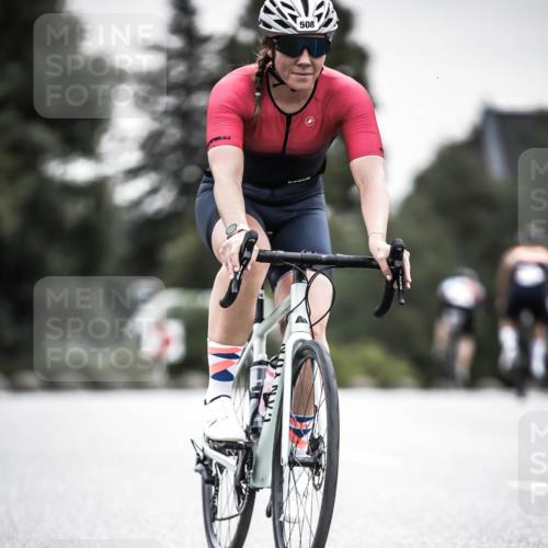 21.06.2026 - 29. Vierlanden-Triathlon H.Heesch http://msf.ph/oto/9851270 21.06.2026 10:28:43 Radfahren 390, 508, 583, 619 meine-sportfotos.de