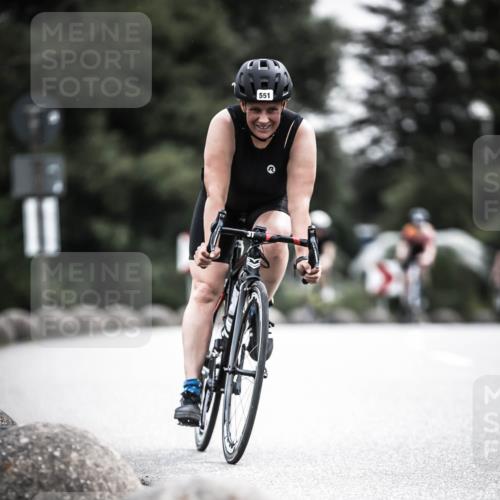 21.06.2026 - 29. Vierlanden-Triathlon H.Heesch http://msf.ph/oto/9851333 21.06.2026 10:28:53 Radfahren 27, 499, 551, 553, 558, 619 meine-sportfotos.de