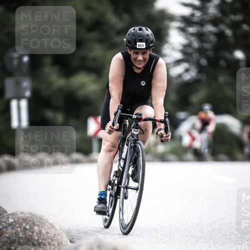 21.06.2026 - 29. Vierlanden-Triathlon H.Heesch http://msf.ph/oto/9851334 21.06.2026 10:28:53 Radfahren 27, 499, 551, 553, 558, 619 meine-sportfotos.de