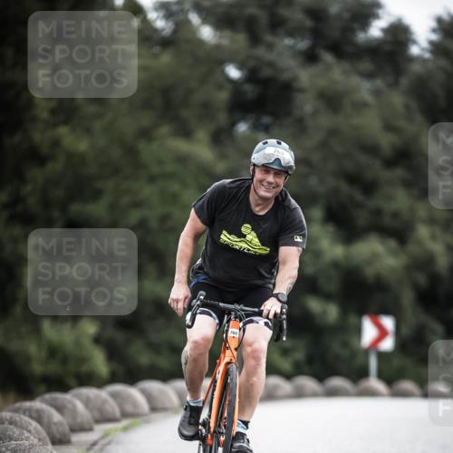 21.06.2026 - 29. Vierlanden-Triathlon H.Heesch http://msf.ph/oto/9851381 21.06.2026 12:02:39 Radfahren 760, 806, 878, 892 meine-sportfotos.de