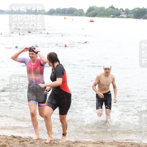 21.06.2026 - 29. Vierlanden-Triathlon Andreas Tolksdorf http://msf.ph/oto/9851390 21.06.2026 10:17:28 Schwimmen 353, 369, 486, 508, 517, 543, 567, 599, 600 meine-sportfotos.de
