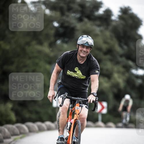 21.06.2026 - 29. Vierlanden-Triathlon H.Heesch http://msf.ph/oto/9851391 21.06.2026 12:02:39 Radfahren 760, 806, 878, 892 meine-sportfotos.de