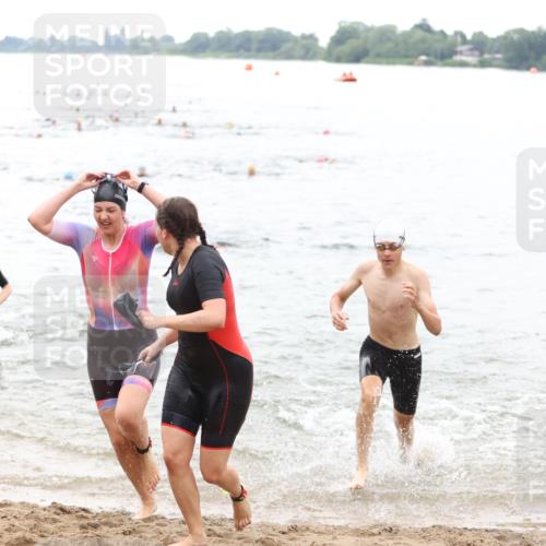21.06.2026 - 29. Vierlanden-Triathlon Andreas Tolksdorf http://msf.ph/oto/9851395 21.06.2026 10:17:29 Schwimmen 353, 369, 486, 508, 517, 543, 567, 599, 600 meine-sportfotos.de