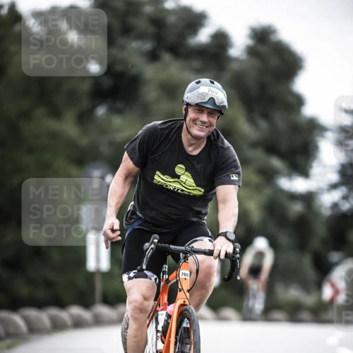 21.06.2026 - 29. Vierlanden-Triathlon H.Heesch http://msf.ph/oto/9851396 21.06.2026 12:02:39 Radfahren 760, 806, 878, 892 meine-sportfotos.de