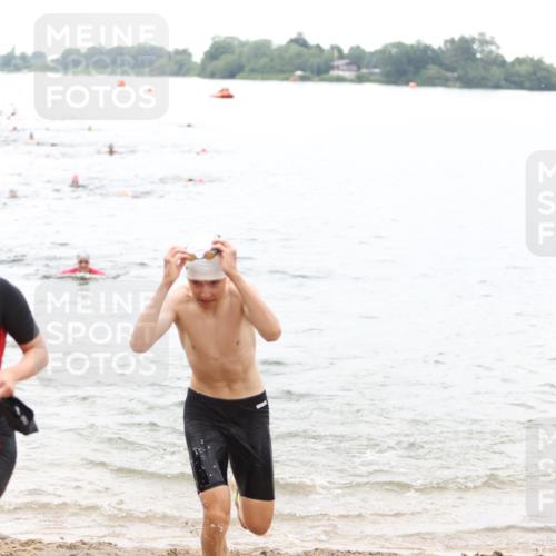 21.06.2026 - 29. Vierlanden-Triathlon Andreas Tolksdorf http://msf.ph/oto/9851403 21.06.2026 10:17:29 Schwimmen 353, 369, 486, 508, 517, 543, 567, 599, 600 meine-sportfotos.de