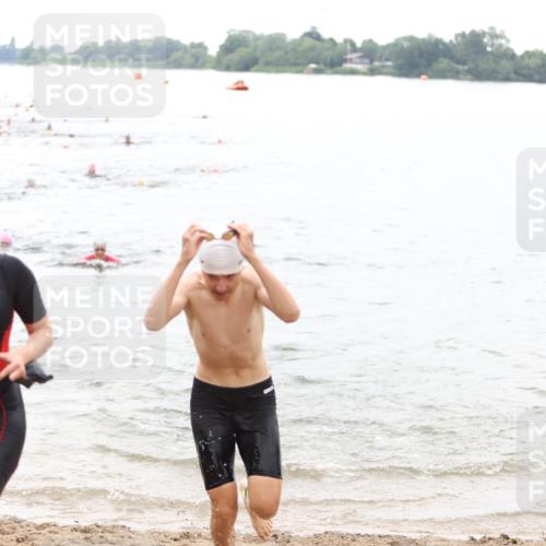 21.06.2026 - 29. Vierlanden-Triathlon Andreas Tolksdorf http://msf.ph/oto/9851406 21.06.2026 10:17:29 Schwimmen 353, 369, 486, 508, 517, 543, 567, 599, 600 meine-sportfotos.de