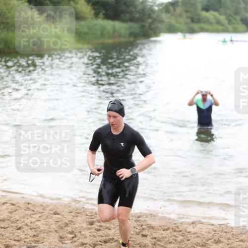 21.06.2026 - 29. Vierlanden-Triathlon Andreas Tolksdorf http://msf.ph/oto/9851414 21.06.2026 10:17:32 Schwimmen 353, 369, 508, 543, 567, 575, 600 meine-sportfotos.de