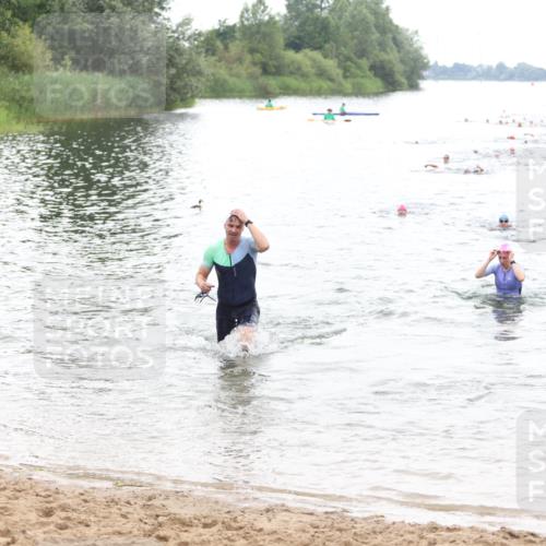 21.06.2026 - 29. Vierlanden-Triathlon Andreas Tolksdorf http://msf.ph/oto/9851418 21.06.2026 10:17:35 Schwimmen 353, 508, 575, 600 meine-sportfotos.de