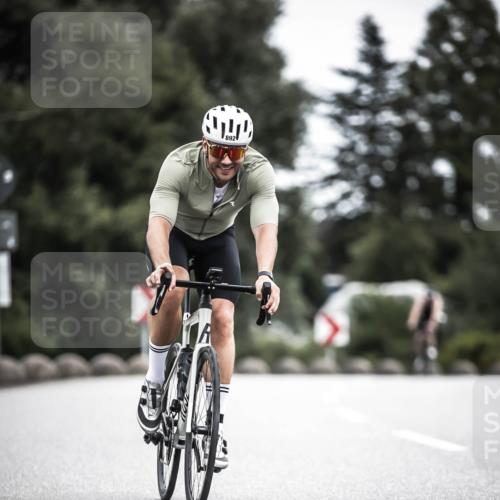 21.06.2026 - 29. Vierlanden-Triathlon H.Heesch http://msf.ph/oto/9851433 21.06.2026 12:02:44 Radfahren 760, 772, 806, 846, 869, 870, 881, 892 meine-sportfotos.de