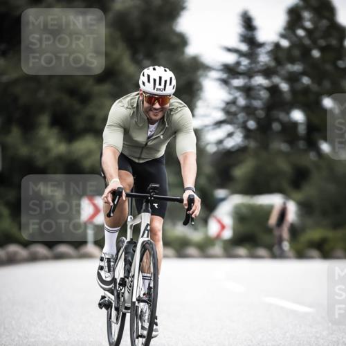 21.06.2026 - 29. Vierlanden-Triathlon H.Heesch http://msf.ph/oto/9851435 21.06.2026 12:02:44 Radfahren 760, 772, 806, 846, 869, 870, 881, 892 meine-sportfotos.de
