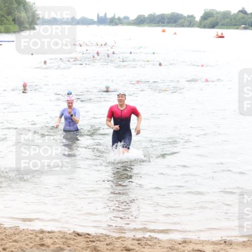21.06.2026 - 29. Vierlanden-Triathlon Andreas Tolksdorf http://msf.ph/oto/9851439 21.06.2026 10:17:36 Schwimmen 353, 508, 575 meine-sportfotos.de
