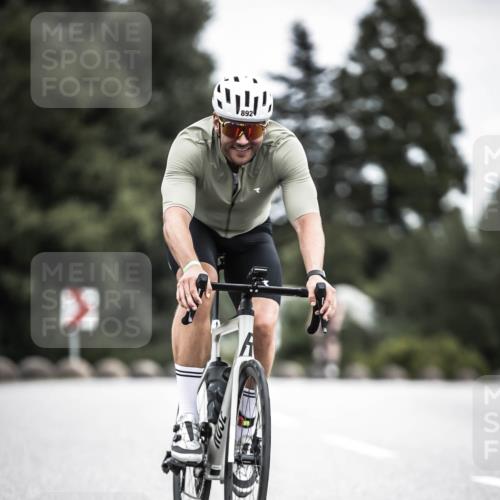 21.06.2026 - 29. Vierlanden-Triathlon H.Heesch http://msf.ph/oto/9851441 21.06.2026 12:02:44 Radfahren 760, 772, 806, 846, 869, 870, 881, 892 meine-sportfotos.de