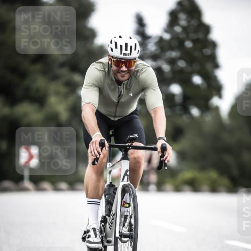 21.06.2026 - 29. Vierlanden-Triathlon H.Heesch http://msf.ph/oto/9851443 21.06.2026 12:02:44 Radfahren 760, 772, 806, 846, 869, 870, 881, 892 meine-sportfotos.de