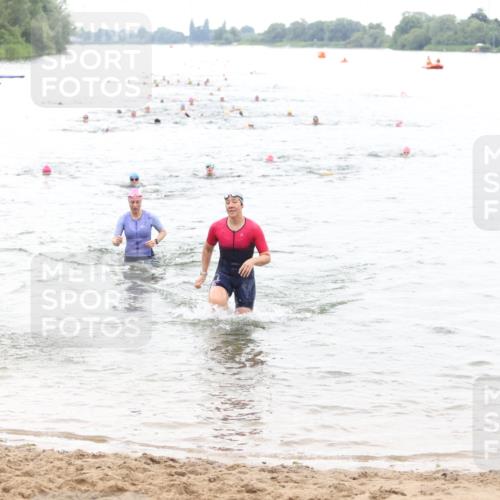 21.06.2026 - 29. Vierlanden-Triathlon Andreas Tolksdorf http://msf.ph/oto/9851449 21.06.2026 10:17:36 Schwimmen 353, 508, 575 meine-sportfotos.de