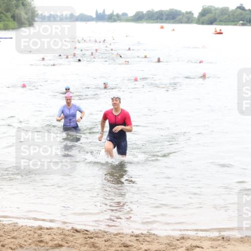 21.06.2026 - 29. Vierlanden-Triathlon Andreas Tolksdorf http://msf.ph/oto/9851452 21.06.2026 10:17:36 Schwimmen 353, 508, 575 meine-sportfotos.de