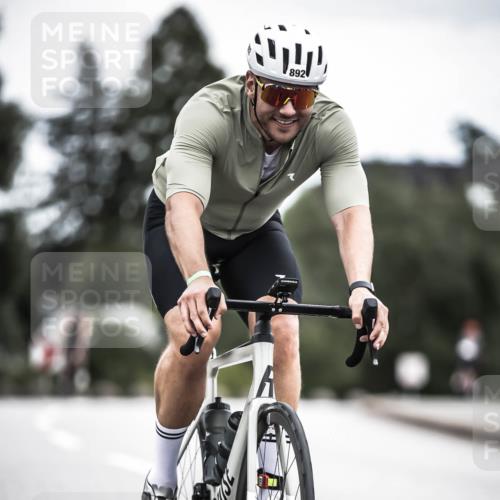 21.06.2026 - 29. Vierlanden-Triathlon H.Heesch http://msf.ph/oto/9851453 21.06.2026 12:02:44 Radfahren 760, 772, 806, 846, 869, 870, 881, 892 meine-sportfotos.de