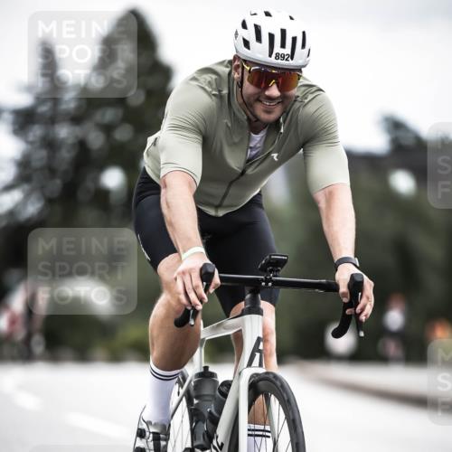 21.06.2026 - 29. Vierlanden-Triathlon H.Heesch http://msf.ph/oto/9851454 21.06.2026 12:02:44 Radfahren 760, 772, 806, 846, 869, 870, 881, 892 meine-sportfotos.de