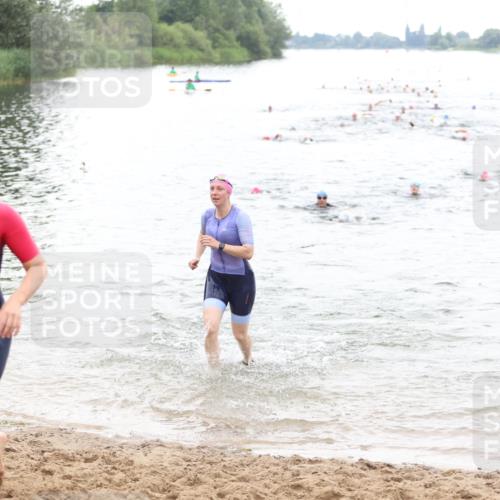 21.06.2026 - 29. Vierlanden-Triathlon Andreas Tolksdorf http://msf.ph/oto/9851471 21.06.2026 10:17:40 Schwimmen 353, 508, 575 meine-sportfotos.de