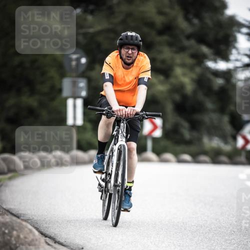 21.06.2026 - 29. Vierlanden-Triathlon H.Heesch http://msf.ph/oto/9851483 21.06.2026 12:02:57 Radfahren 292, 734, 866 meine-sportfotos.de