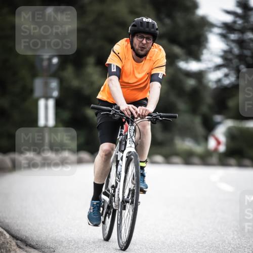 21.06.2026 - 29. Vierlanden-Triathlon H.Heesch http://msf.ph/oto/9851494 21.06.2026 12:02:57 Radfahren 292, 734, 866 meine-sportfotos.de