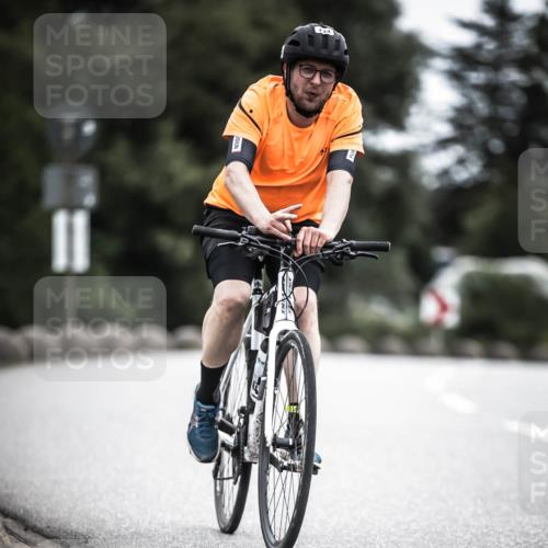 21.06.2026 - 29. Vierlanden-Triathlon H.Heesch http://msf.ph/oto/9851497 21.06.2026 12:02:57 Radfahren 292, 734, 866 meine-sportfotos.de
