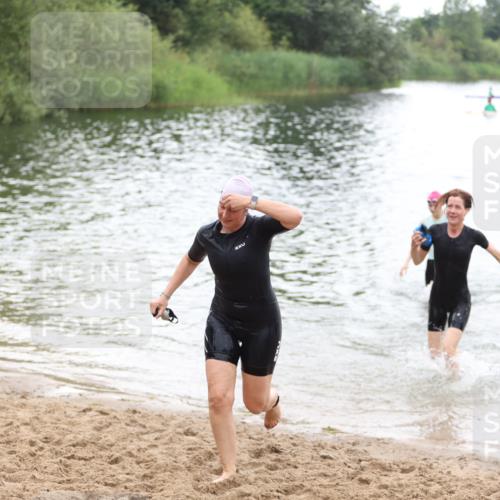 21.06.2026 - 29. Vierlanden-Triathlon Andreas Tolksdorf http://msf.ph/oto/9851498 21.06.2026 10:17:53 Schwimmen 481, 514, 553, 557, 563, 565 meine-sportfotos.de