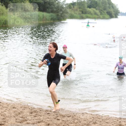 21.06.2026 - 29. Vierlanden-Triathlon Andreas Tolksdorf http://msf.ph/oto/9851516 21.06.2026 10:17:55 Schwimmen 481, 514, 553, 557, 563, 565 meine-sportfotos.de