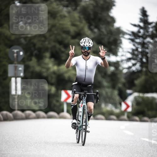 21.06.2026 - 29. Vierlanden-Triathlon H.Heesch http://msf.ph/oto/9851534 21.06.2026 12:03:36 Radfahren 6, 840 meine-sportfotos.de