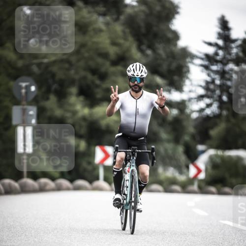 21.06.2026 - 29. Vierlanden-Triathlon H.Heesch http://msf.ph/oto/9851535 21.06.2026 12:03:36 Radfahren 6, 840 meine-sportfotos.de