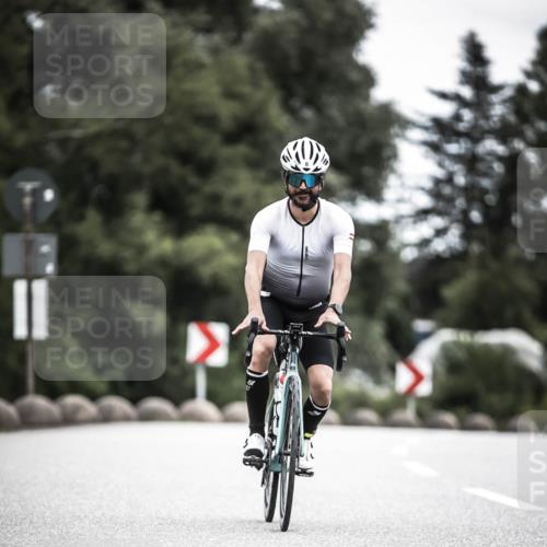 21.06.2026 - 29. Vierlanden-Triathlon H.Heesch http://msf.ph/oto/9851542 21.06.2026 12:03:36 Radfahren 6, 840 meine-sportfotos.de