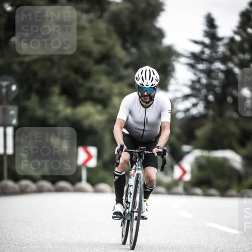 21.06.2026 - 29. Vierlanden-Triathlon H.Heesch http://msf.ph/oto/9851549 21.06.2026 12:03:37 Radfahren 6, 840 meine-sportfotos.de