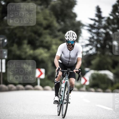 21.06.2026 - 29. Vierlanden-Triathlon H.Heesch http://msf.ph/oto/9851550 21.06.2026 12:03:37 Radfahren 6, 840 meine-sportfotos.de
