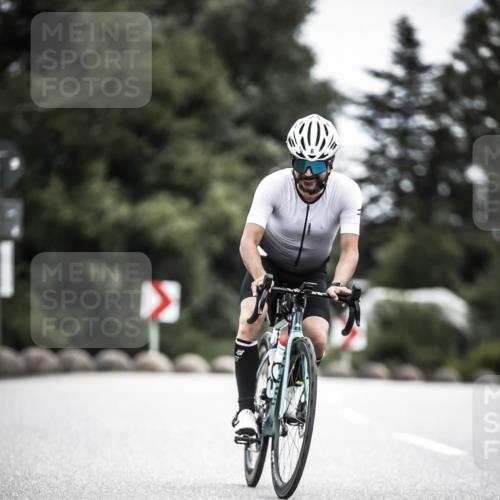 21.06.2026 - 29. Vierlanden-Triathlon H.Heesch http://msf.ph/oto/9851553 21.06.2026 12:03:37 Radfahren 6, 840 meine-sportfotos.de