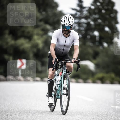 21.06.2026 - 29. Vierlanden-Triathlon H.Heesch http://msf.ph/oto/9851559 21.06.2026 12:03:37 Radfahren 6, 840 meine-sportfotos.de