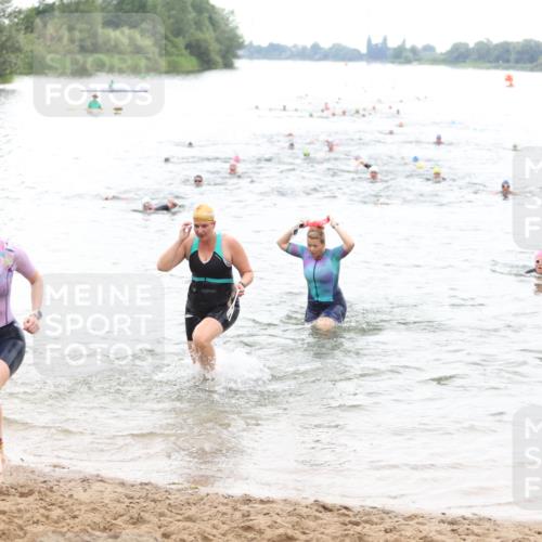 21.06.2026 - 29. Vierlanden-Triathlon Andreas Tolksdorf http://msf.ph/oto/9851570 21.06.2026 10:17:59 Schwimmen 481, 514, 553, 557, 563, 565 meine-sportfotos.de