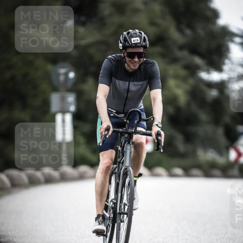 21.06.2026 - 29. Vierlanden-Triathlon H.Heesch http://msf.ph/oto/9851571 21.06.2026 12:03:53 Radfahren 819 meine-sportfotos.de