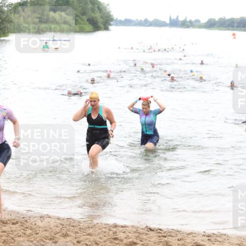 21.06.2026 - 29. Vierlanden-Triathlon Andreas Tolksdorf http://msf.ph/oto/9851572 21.06.2026 10:17:59 Schwimmen 481, 514, 553, 557, 563, 565 meine-sportfotos.de