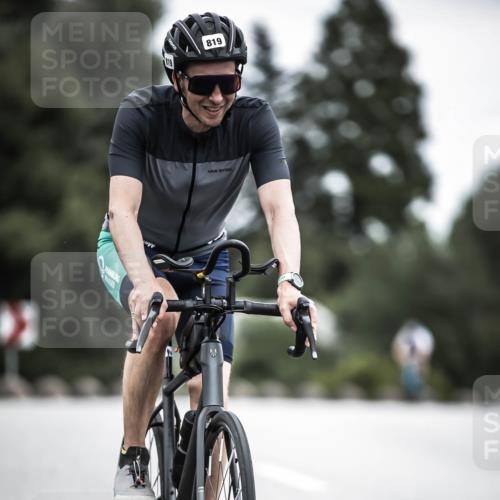 21.06.2026 - 29. Vierlanden-Triathlon H.Heesch http://msf.ph/oto/9851589 21.06.2026 12:03:53 Radfahren 819 meine-sportfotos.de