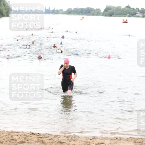 21.06.2026 - 29. Vierlanden-Triathlon Andreas Tolksdorf http://msf.ph/oto/9851616 21.06.2026 10:18:07 Schwimmen 494, 514, 565 meine-sportfotos.de