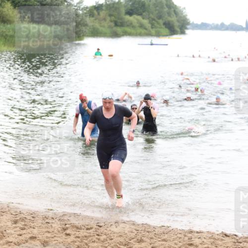 21.06.2026 - 29. Vierlanden-Triathlon Andreas Tolksdorf http://msf.ph/oto/9851645 21.06.2026 10:18:17 Schwimmen 494, 499, 571, 592, 606, 618 meine-sportfotos.de